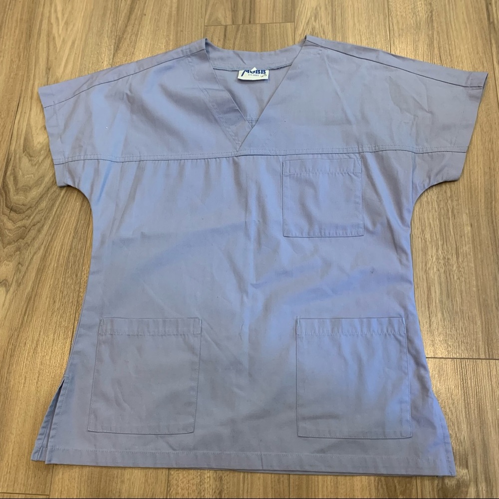☀️ 3/$15 Mobb 3 Pocket Scrub Top Light Purple